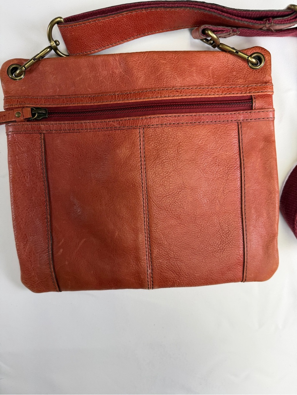Gorgeously Distressed Fossil Orange/Red Leather Crossbody with Brass Ring Detail - Picture 6 of 16